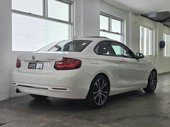 2016 BMW 2 Series 220i Luxury Line