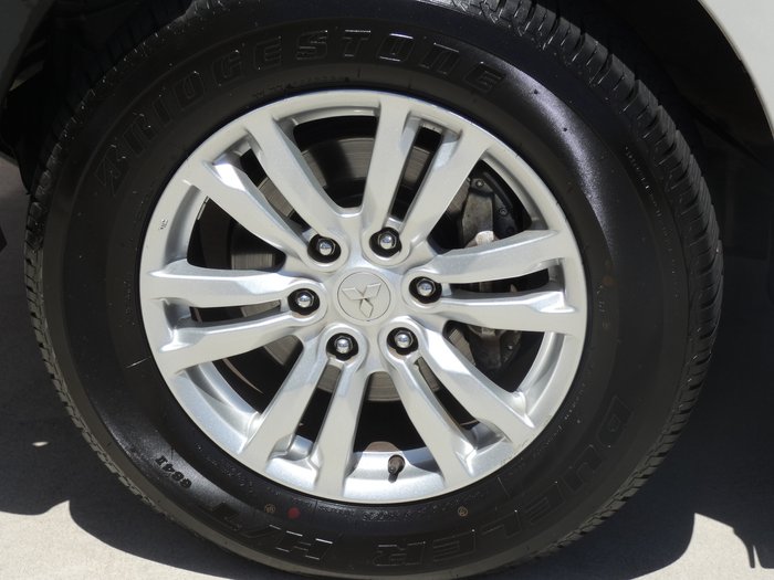 2019 Mitsubishi Pajero GLS