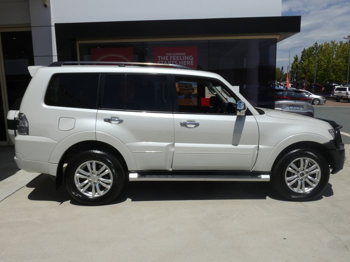 2019 Mitsubishi Pajero GLS