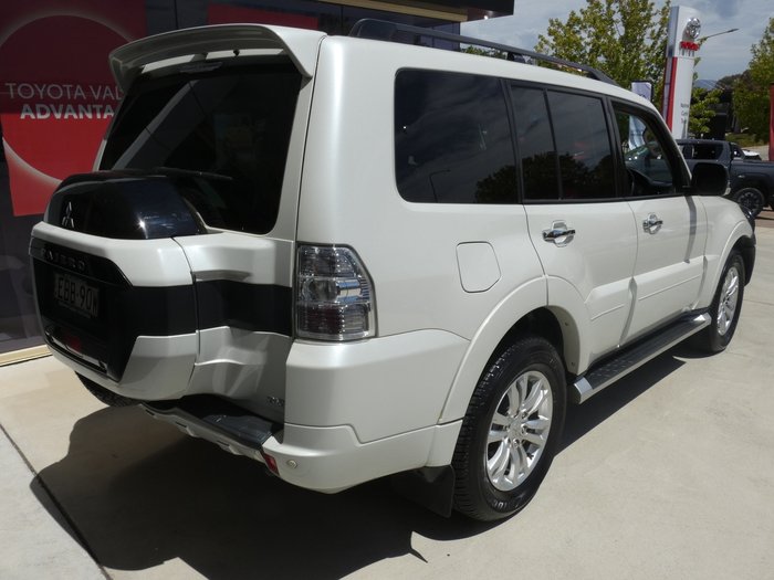 2019 Mitsubishi Pajero GLS