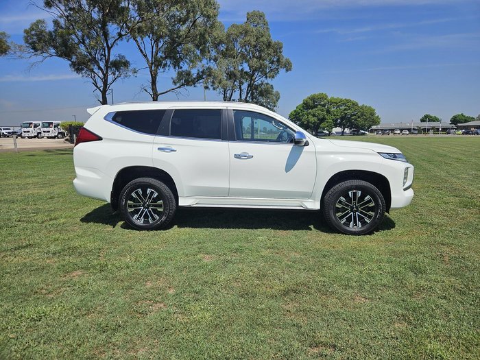 2023 Mitsubishi Pajero Sport GLS