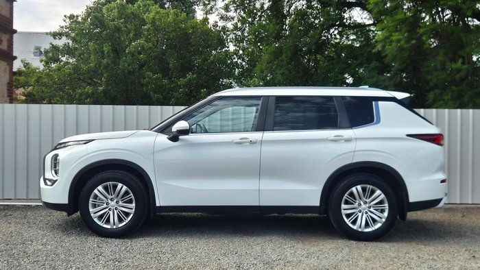 2021 Mitsubishi Outlander LS