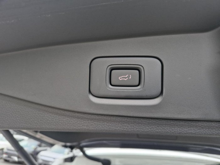 2025 Isuzu MU-X LS-T