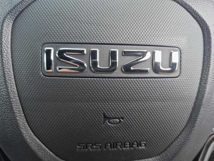 2025 Isuzu MU-X LS-T
