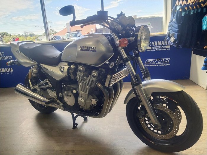 2000 Yamaha XJR1300 XJR Silver