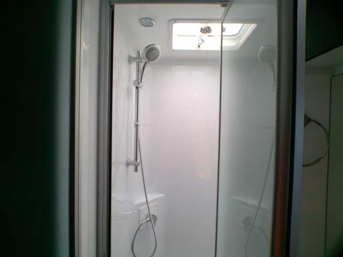 2025 Windsor Genesis 220Md 22' 3 Bunk