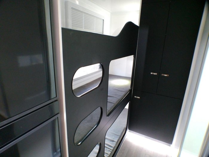 2025 Windsor Genesis 220Md 22' 2 Bunk