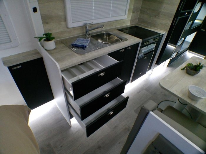 2025 Windsor Genesis 220Md 22' 2 Bunk