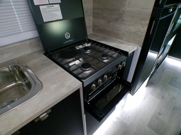 2025 Windsor Genesis 220Md 22' 2 Bunk