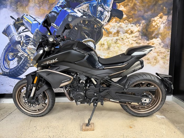 2024 CFMOTO NK ADVANCE BLACK