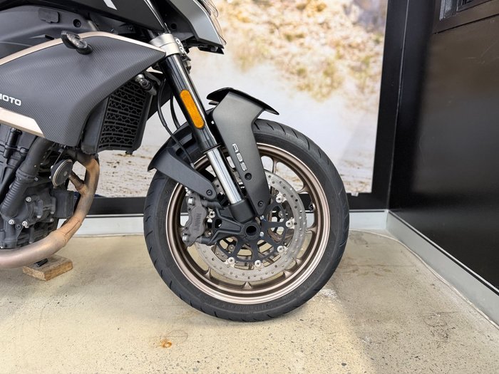 2024 CFMOTO NK ADVANCE BLACK