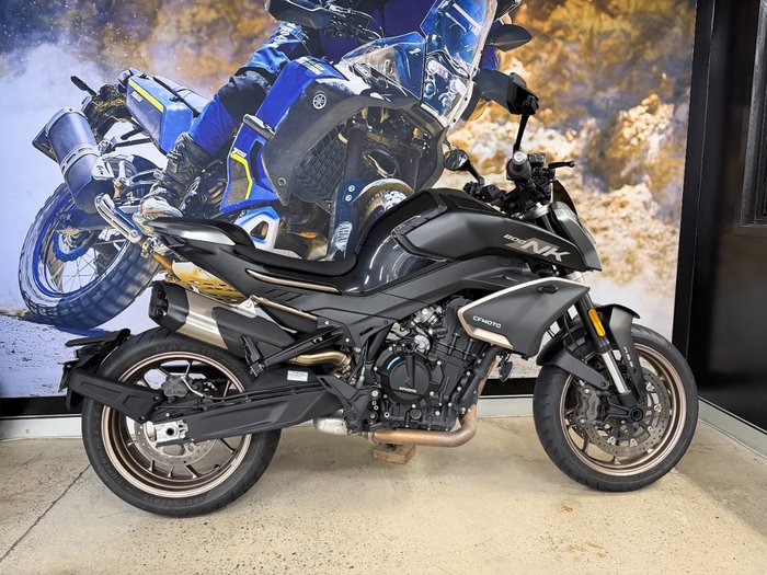 2024 CFMOTO NK ADVANCE BLACK