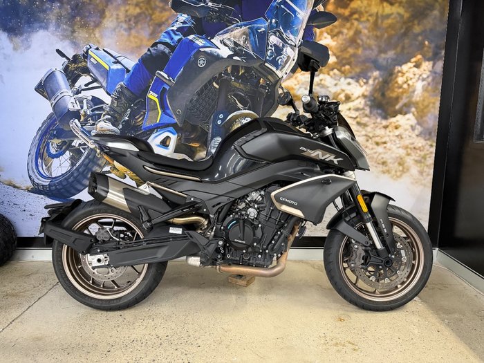 2024 CFMOTO NK ADVANCE BLACK