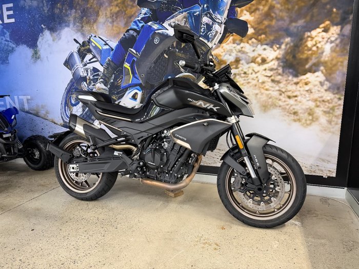 2024 CFMOTO NK ADVANCE BLACK