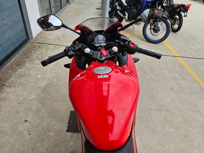 2016 Honda CBR300R Red