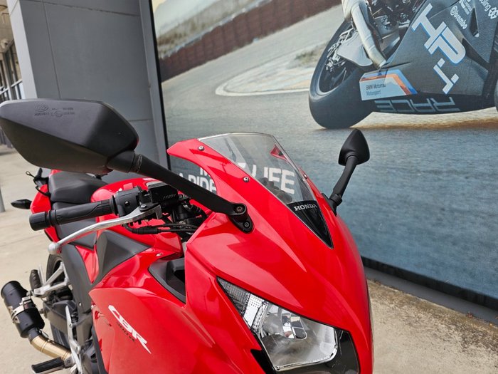 2016 Honda CBR300R Red