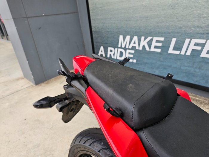 2016 Honda CBR300R Red