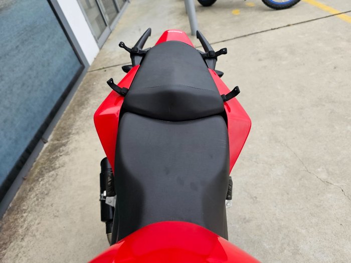 2016 Honda CBR300R Red