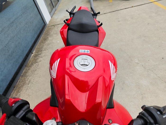 2016 Honda CBR300R Red
