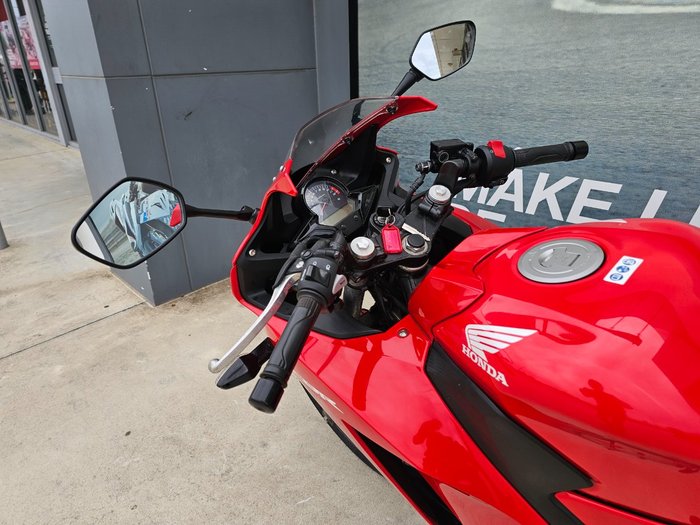 2016 Honda CBR300R Red