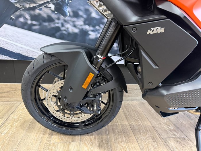 2026 Ktm 1390 SUPER ADVENTURE S ORANGE
