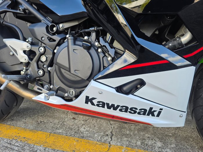 2022 Kawasaki NINJA 400 SE GREEN