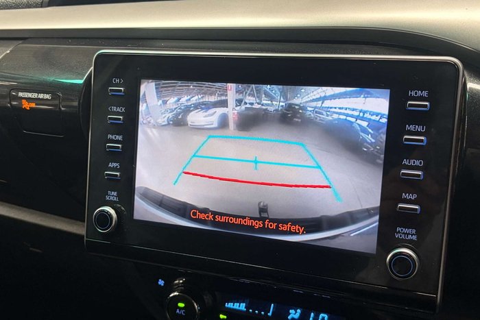 2020 Toyota Hilux SR5