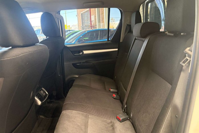 2020 Toyota Hilux SR5