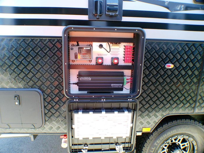 2025 Supreme 2000_R_K1e2_T Classic Dirt Road 20'