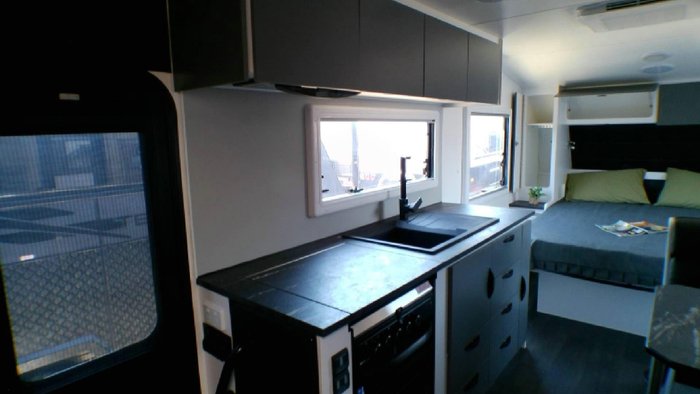 2025 Supreme 2000_R_K1e2_T Classic Dirt Road 20'