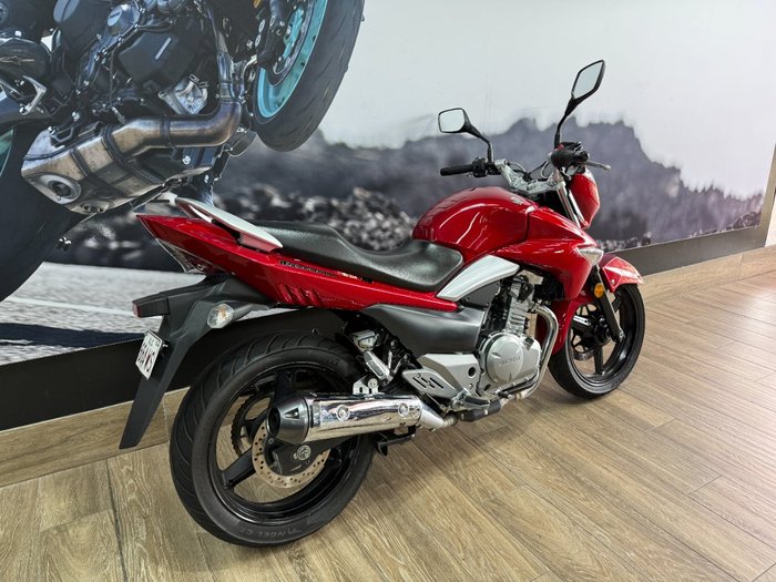 2013 Suzuki INAZUMA 250 (GW250) RED