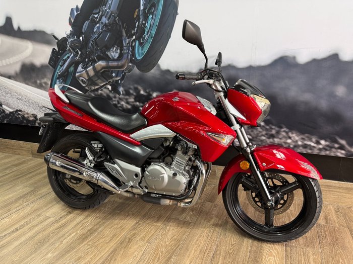 2013 Suzuki INAZUMA 250 (GW250) RED