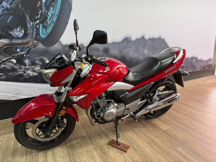 2013 Suzuki INAZUMA 250 (GW250) RED