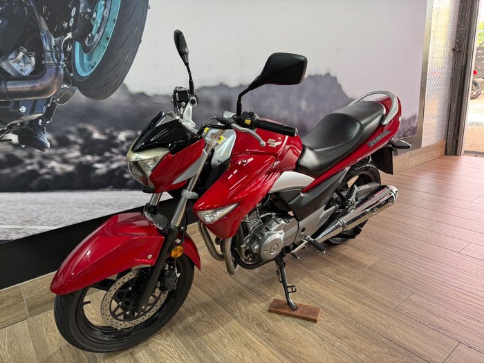 2013 Suzuki INAZUMA 250 (GW250) RED