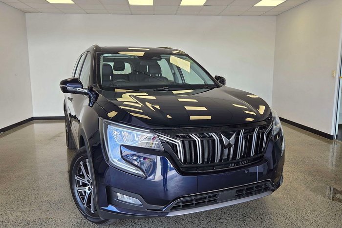 2025 Mahindra XUV700 AX7L Black Edition