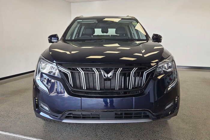 2025 Mahindra XUV700 AX7L Black Edition