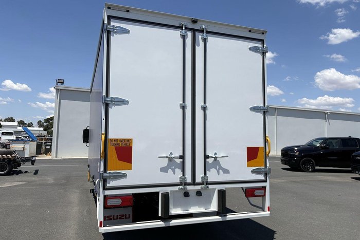 2025 Isuzu N Series NQR 88/80-190 AM D42