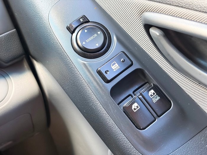 2020 Hyundai iLoad (No Badge)