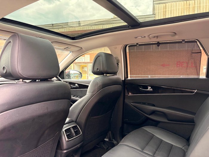 2020 Hyundai iLoad (No Badge)