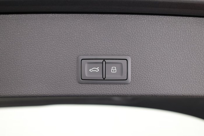 2023 Audi Q2 40 TFSI S line