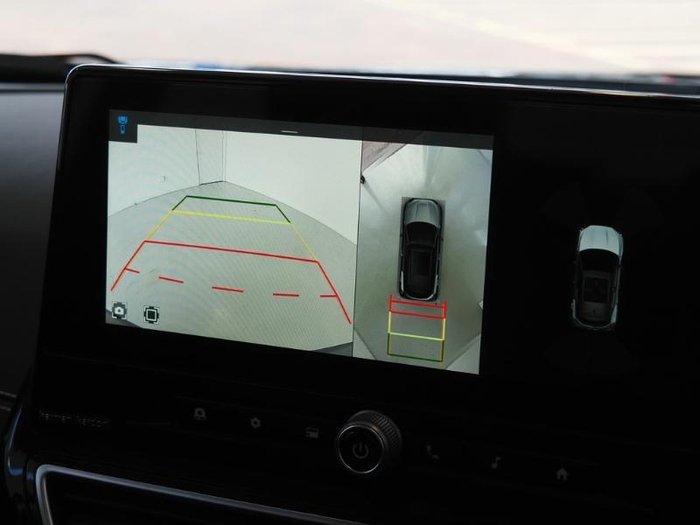 2025 Mahindra XUV3XO AX7L