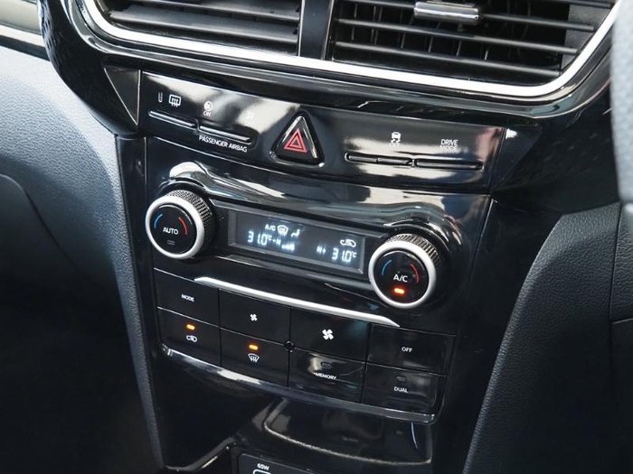 2025 Mahindra XUV3XO AX7L