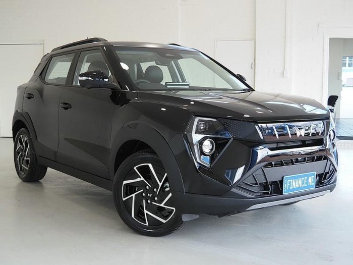 2025 Mahindra XUV3XO AX7L