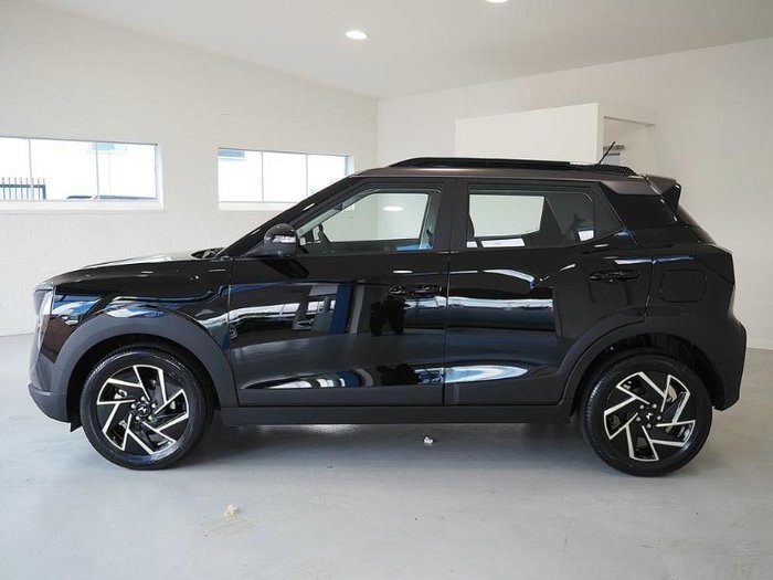 2025 Mahindra XUV3XO AX7L