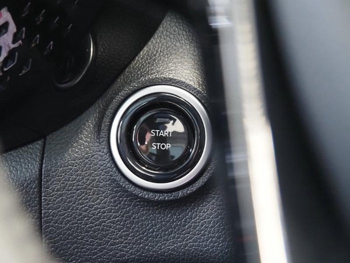 2025 Mahindra XUV3XO AX7L