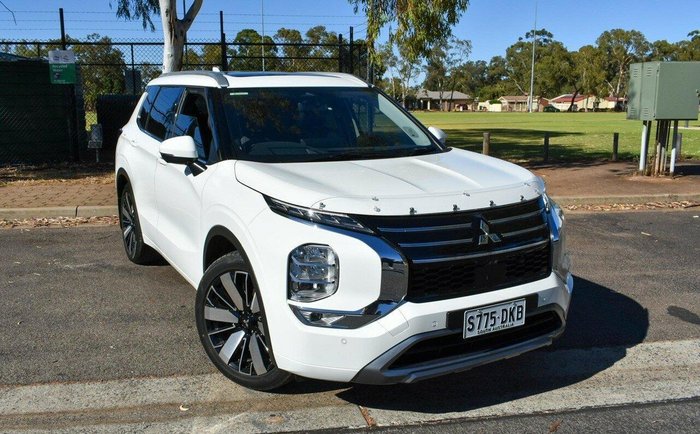 2025 Mitsubishi Outlander Exceed