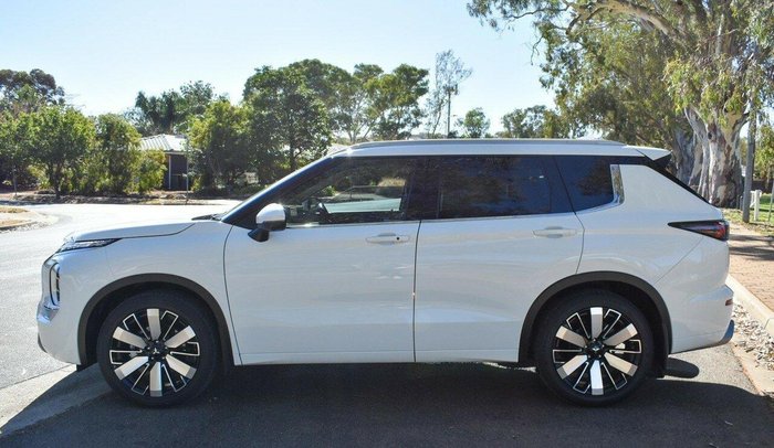 2025 Mitsubishi Outlander Exceed