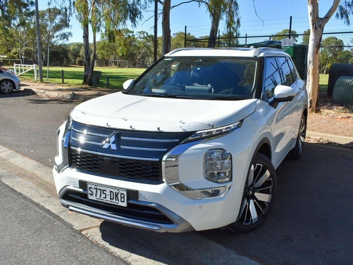 2025 Mitsubishi Outlander Exceed