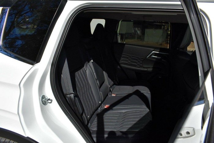 2025 Mitsubishi Outlander Exceed