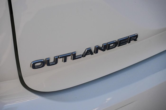 2022 Mitsubishi Outlander LS